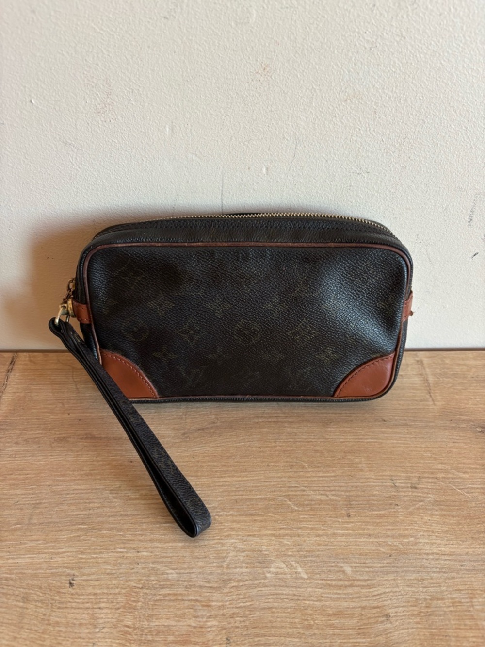 Authentic Louis Vuitton monogram clutch wristlet